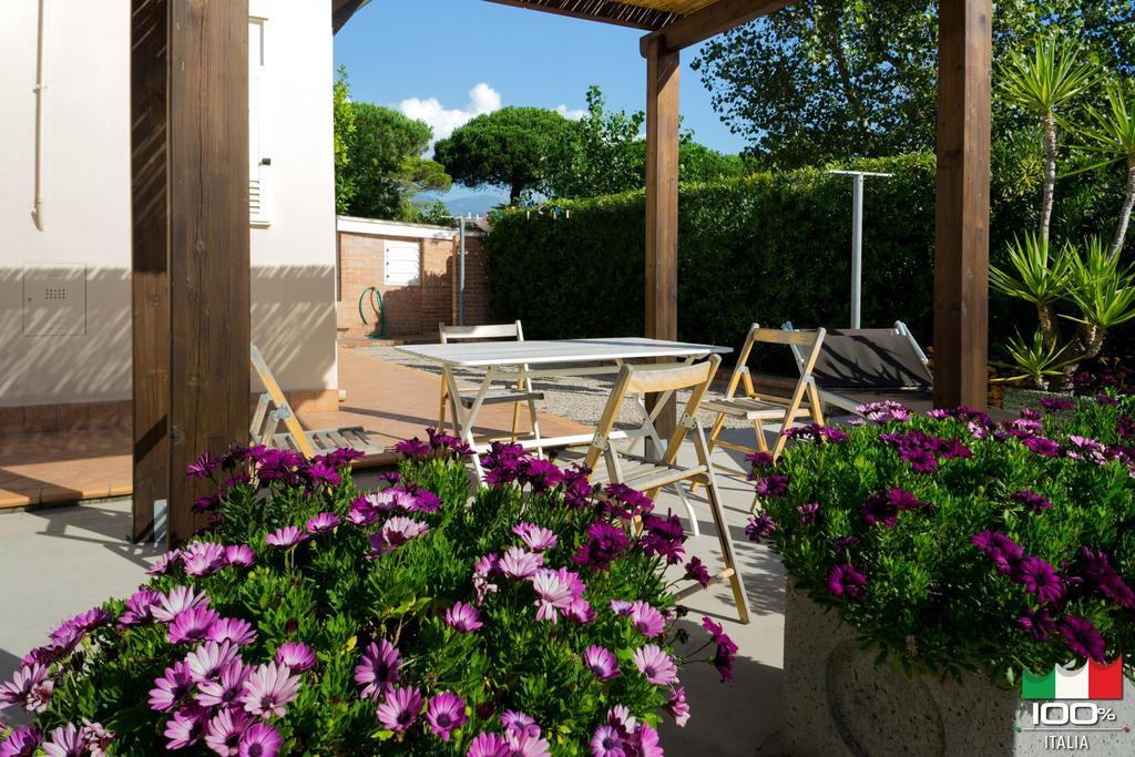 Livingapple Beach Minturno Exteriör bild